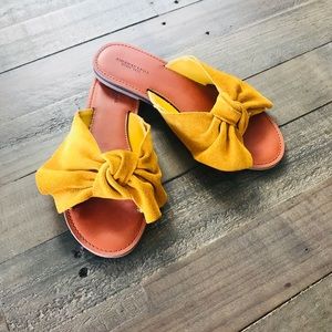 American Eagle Flats 💛